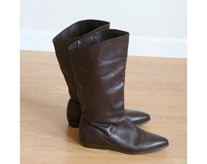 SALE Dark Brown Leather Riding Boots Flats Slip on Vintage 8