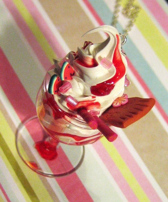 Strawberry Sauce Sundae Necklace