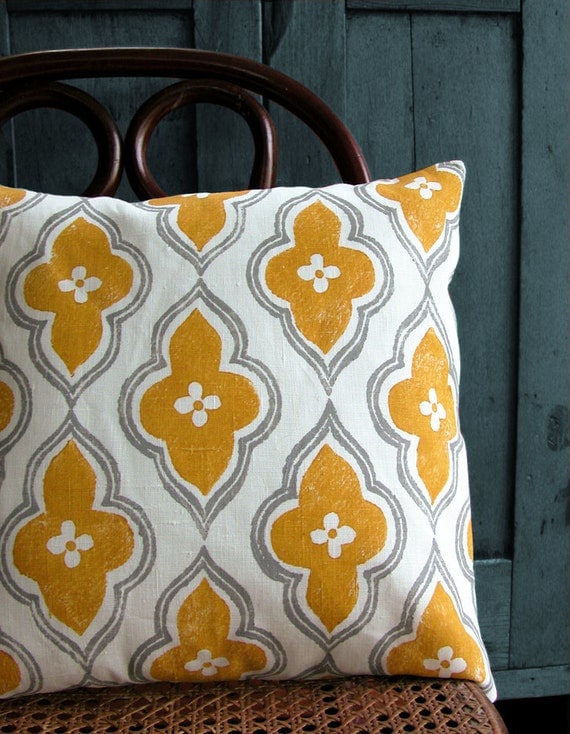 16 x 16 gray and yellow ochre ogee on white linen pillow case
