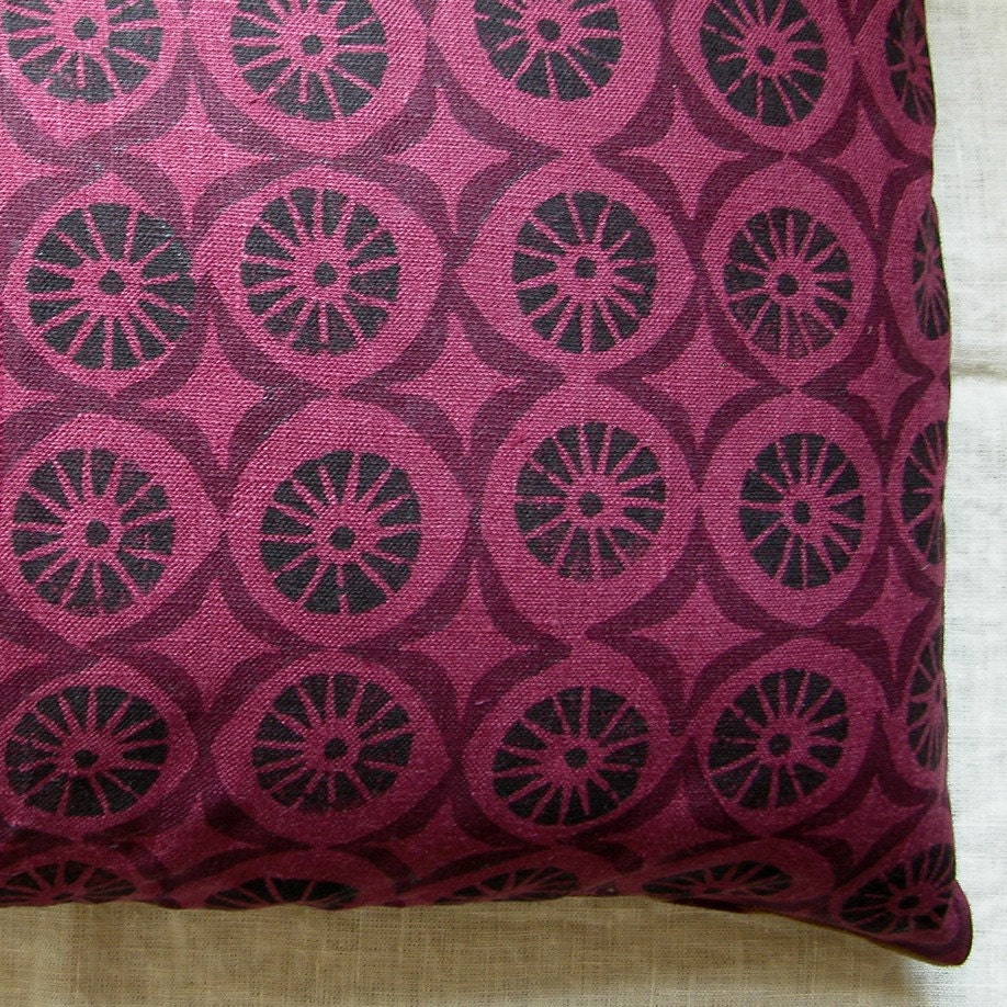 Tudor Linen Lumbar Pillow Case
