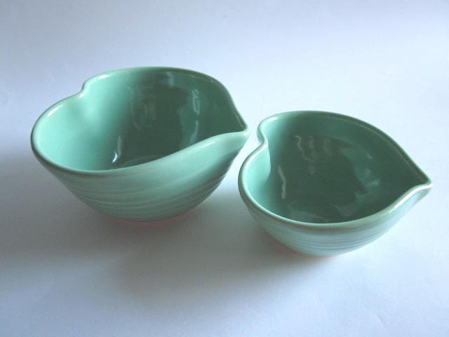 Mint green Nesting Heart Bowls, heart bowl, serving bowl, heart dish, Handmade stoneware pottery