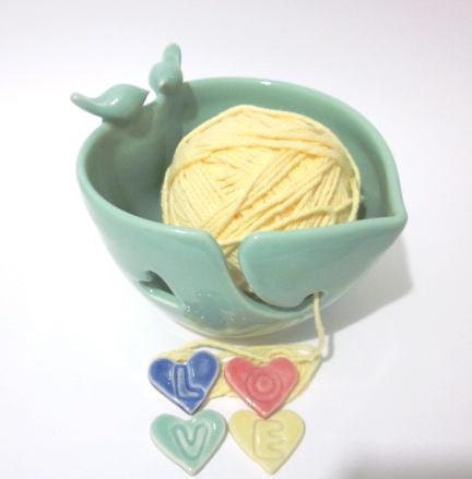 Lovebirds Yarn bowl, Heart Yarn holder, Mint green, Handmade ceramic pottery, C