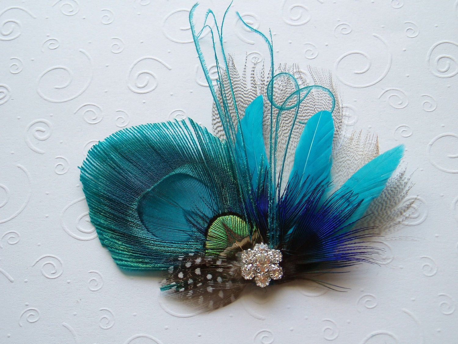 Bright Peacock Feather Hair Clip, Bridal Fascinator Peacock Wedding Accessories hairpiece comb with Rhinestone Jewel