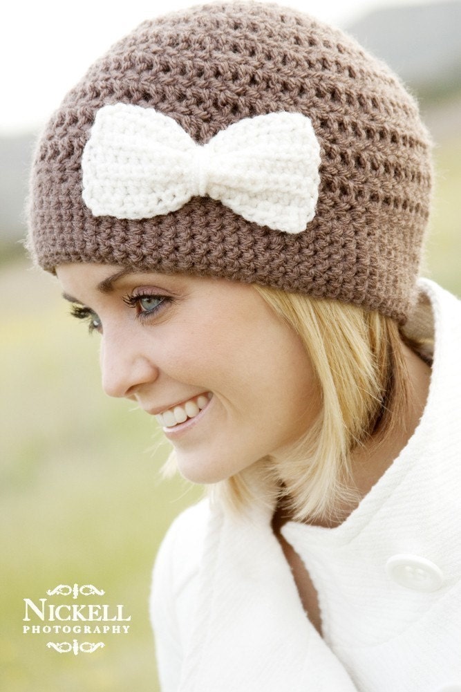 Crochet Cloche Hat with mini-bow. crochet beanie. choose your own colors