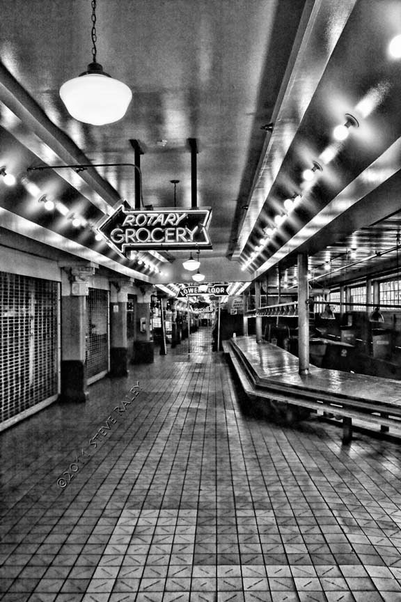 Rotary Grocery - 9" x 13"Giclée Fine Art Photograph printed on Moab Entrada Fine Art RAG 300 gsm Natural White paper