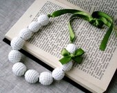 Crochet Beads Necklace - Children Necklace - Crochet Jewelry - White and Green - Satin Bow