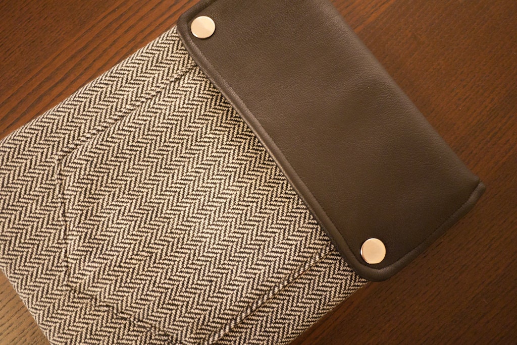 iPad sleeve / iPad case / ipad sleeve/ ipad cover / leather ipad case - Winter in Oxford
