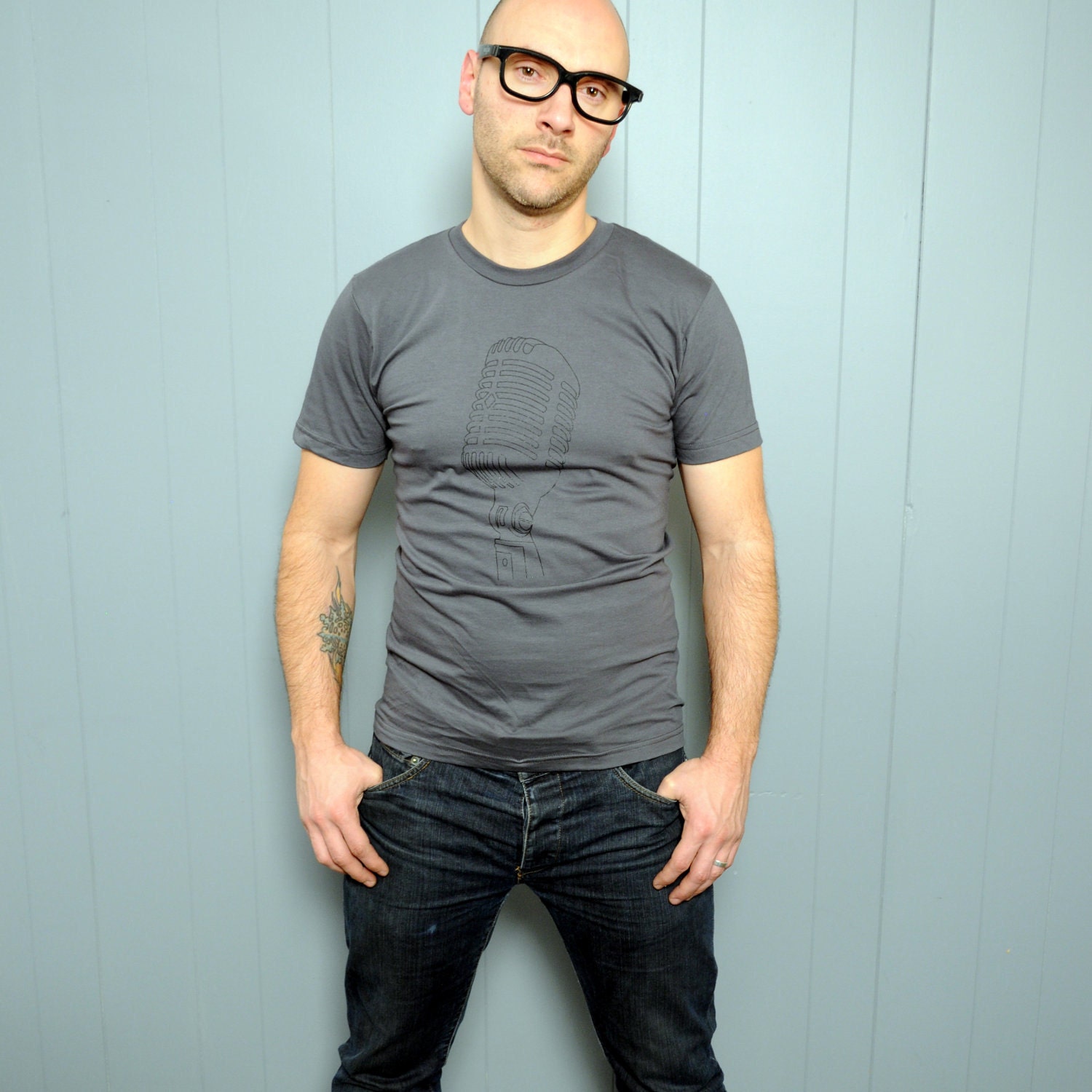 Clothing - Men's Tshirt / Tee Shirt / T-shirt / Music Tshirt, Microphone Tee - Cool Men's Tshirt