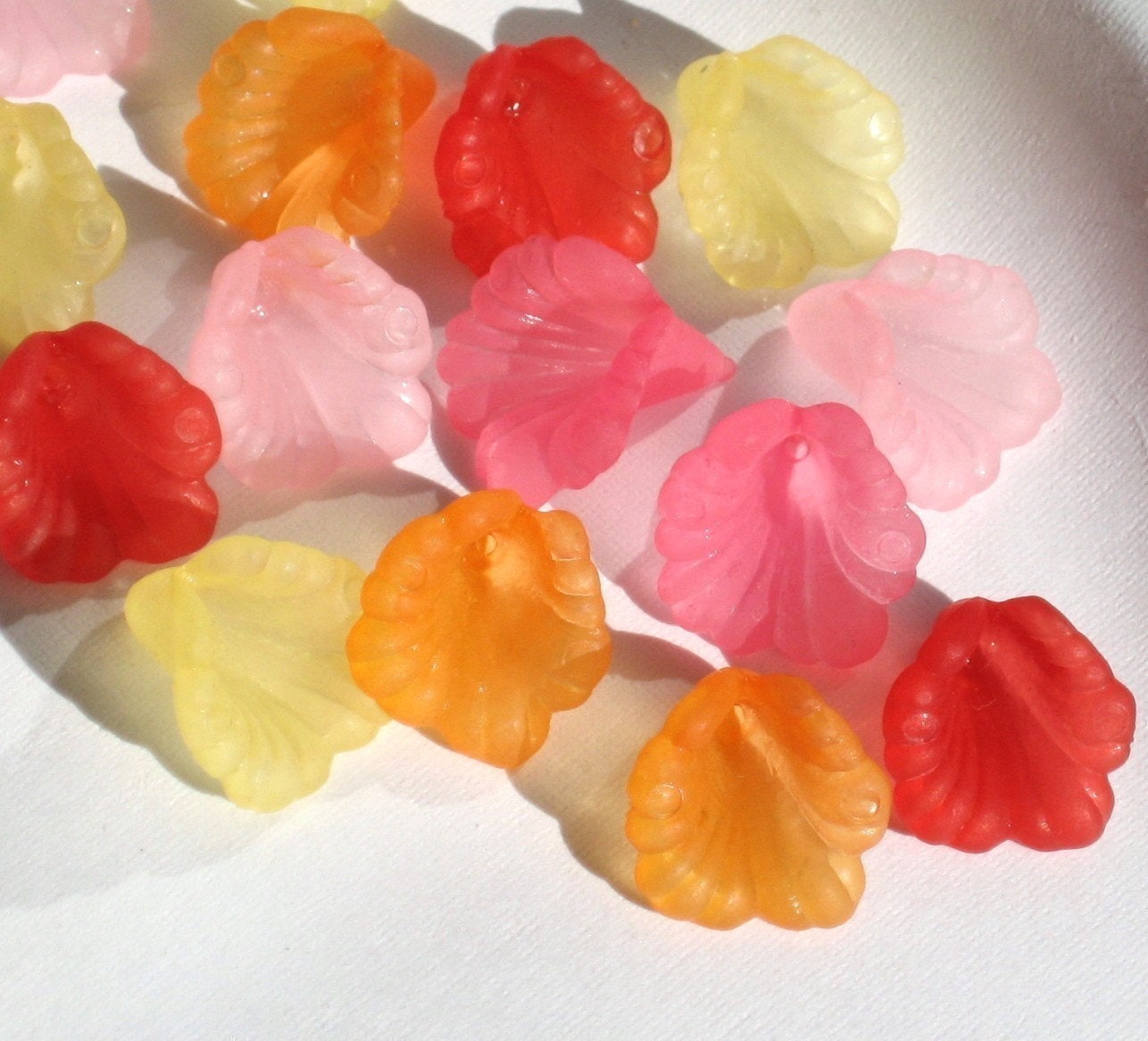 16mm Acrylic Ruffled Calla Lily Beads, Charms Sweet n Sour