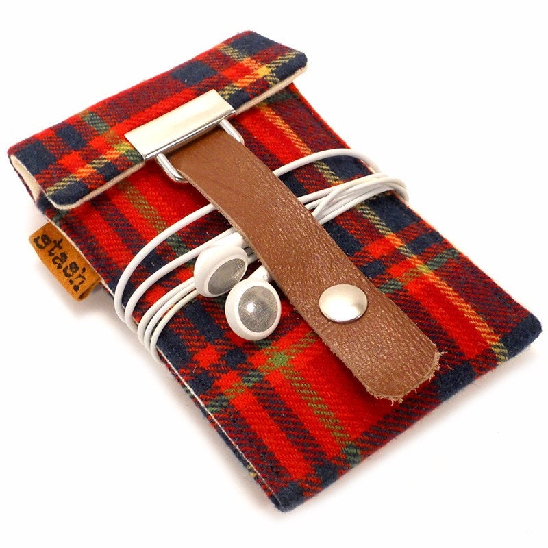 iPod / iPhone case - red, green and blue vintage wool plaid