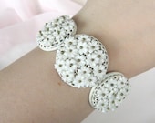 Vintage 50's White Floral Bracelet - Clamper Style - Wedding Jewelry