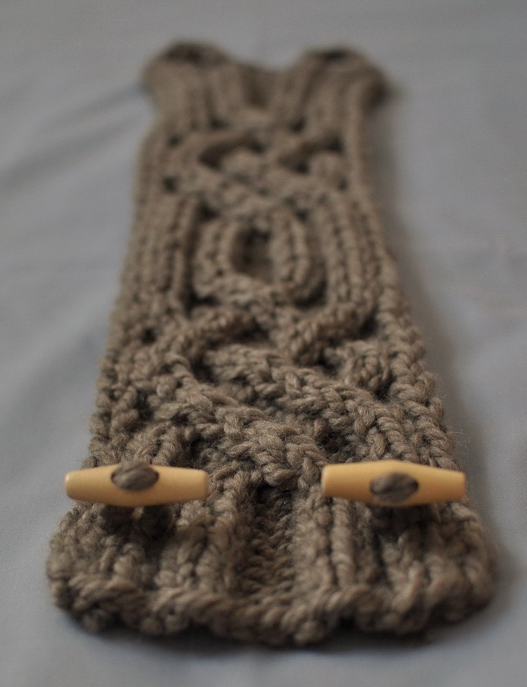 Celtic Connection - handknit UNISEX superchunky cabled scarf / neckwarmer / collar with wooden toggles made to order in 16 colors