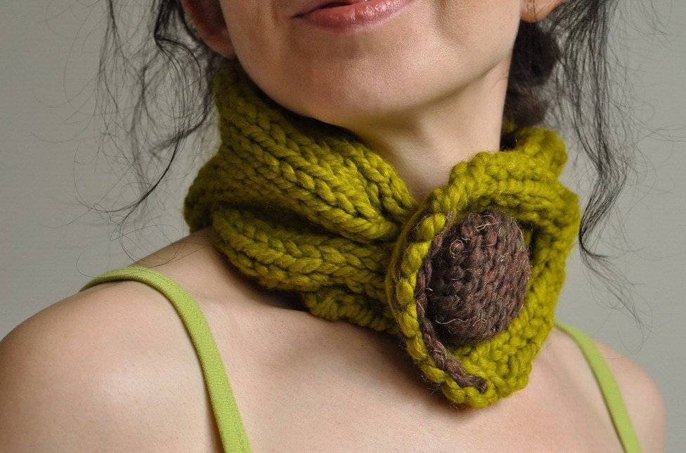 Lemongrass Fantasy - classic cable handknit neckwarmer \/ choker \/ collar \/ headband with huge button