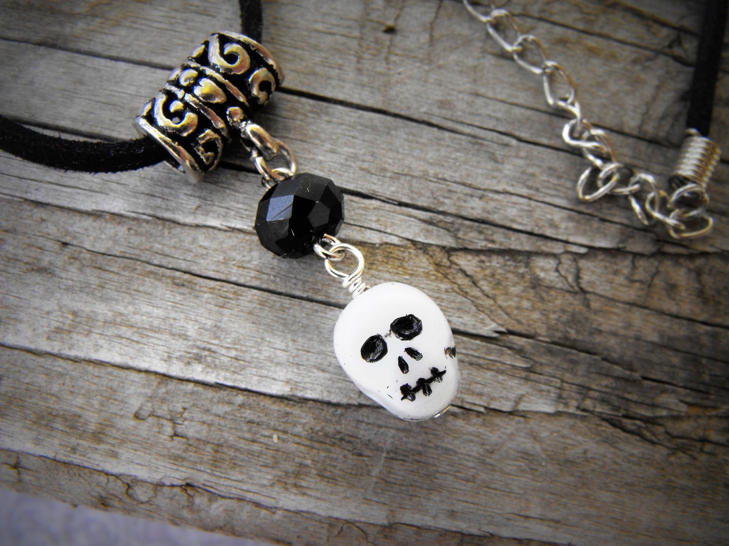 Sale - Simple skully necklace in black and white