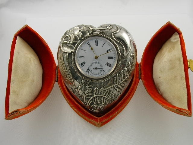 Signed Buller Co 1902 heart shaped Art Nouveau sterling silver English clock