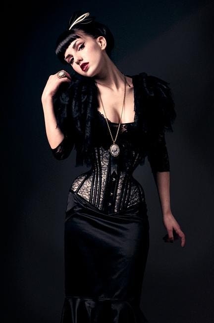 Custom colour READY TO WEAR- sizes 18 to 26 inch French lace underbust corset