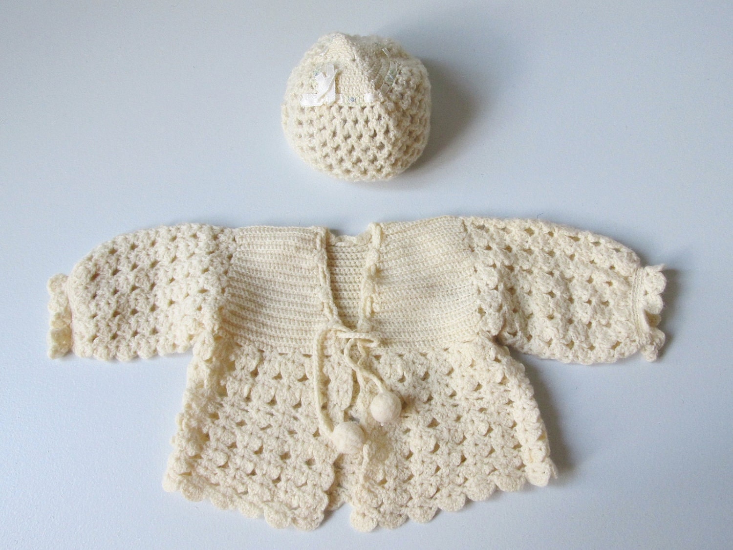 vintage Baby Clothes / Baby Sweater / Baby Sweater and Bonnet / Infant Sweater Set