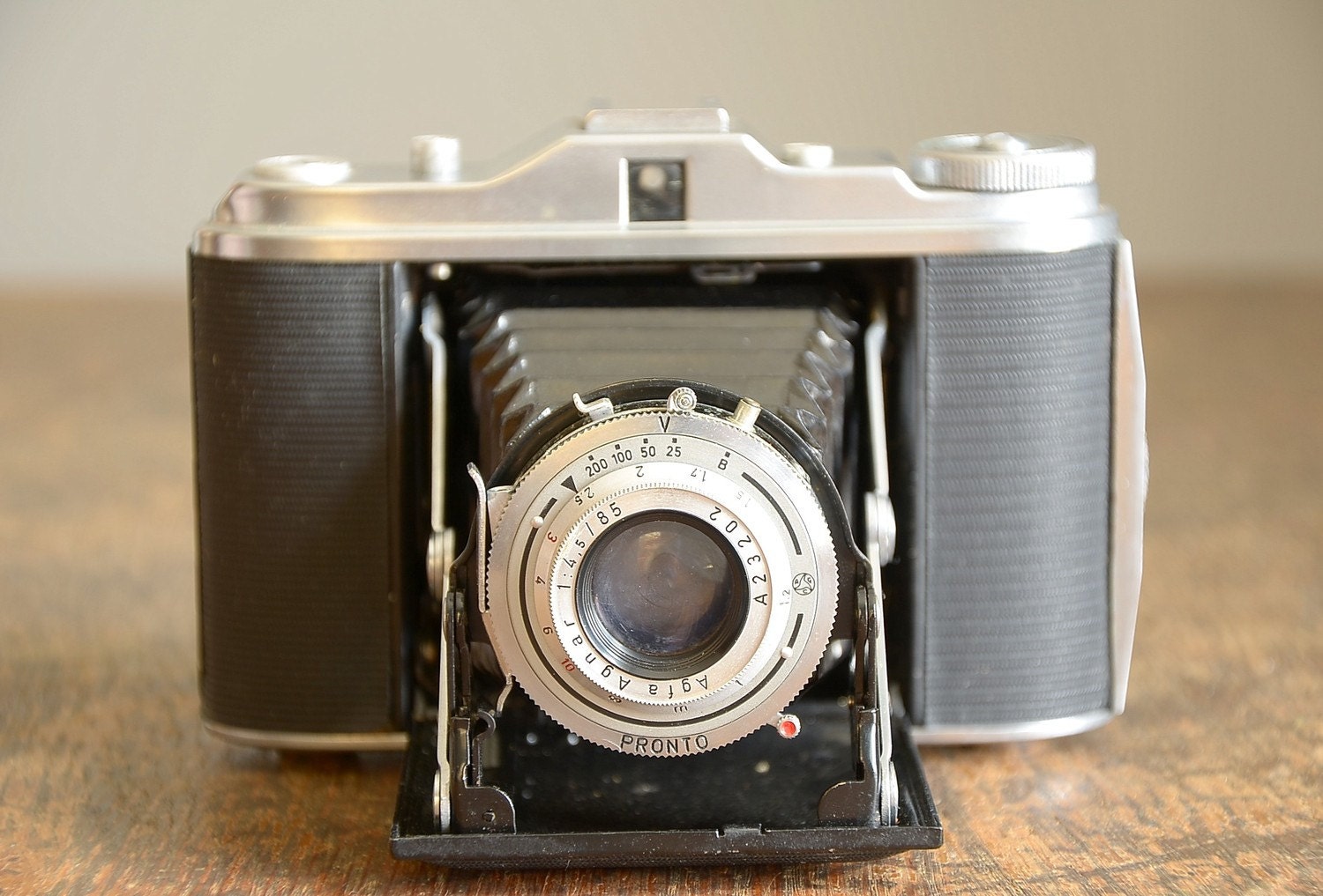 Vintage Camera .. 1950s Agfa Isolette