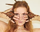 Miteneja - light brown cotton fingerless mitts with leather art appliques.