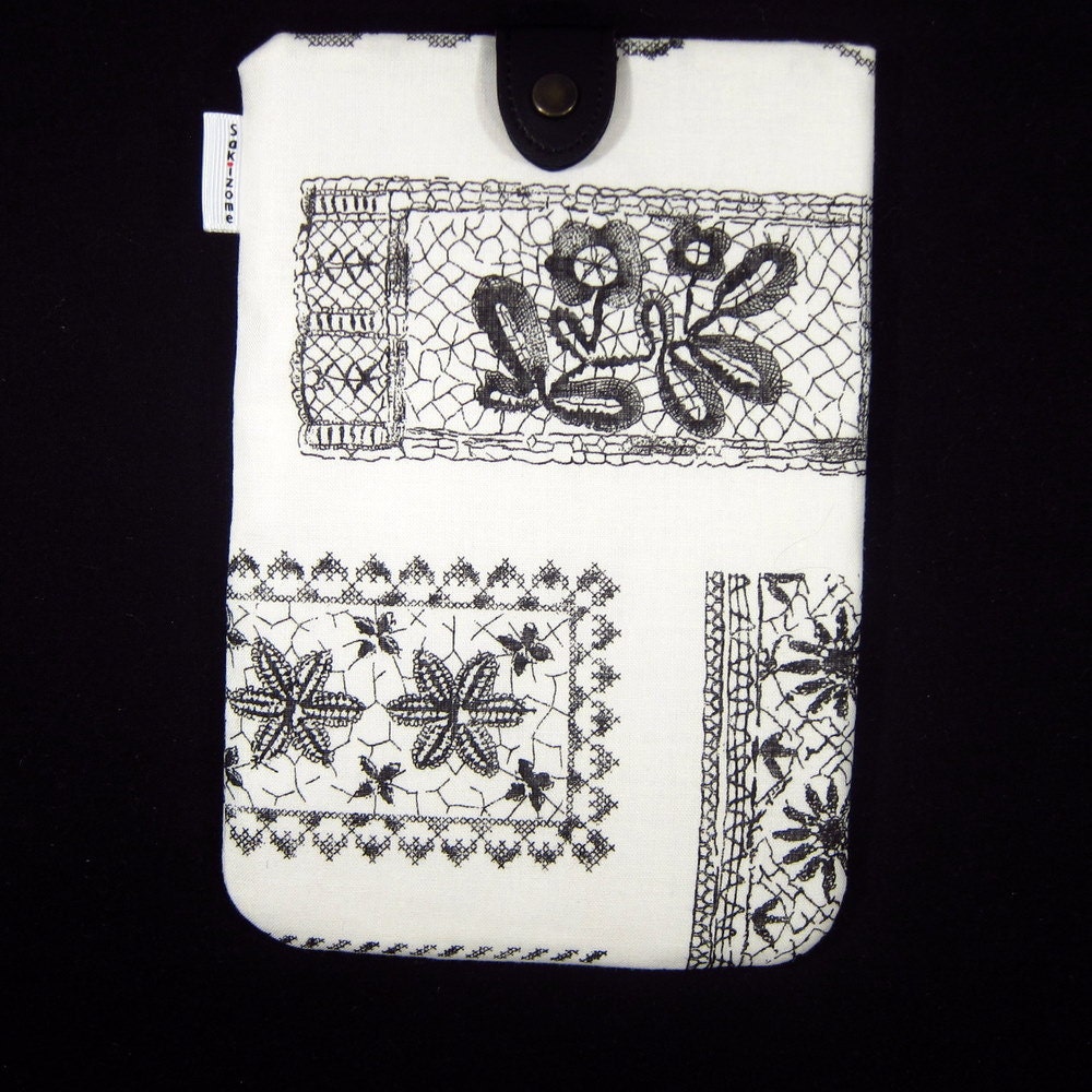 iPad Mini Kindle Nook Kobo Padded Sleeve Case with Button - Lace (white)