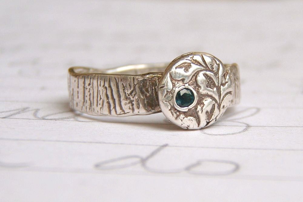 tiny blue sapphire engagement ring . woodgrain wedding ring . rustic sapphire engagement ring