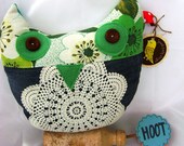 What a HOOT ......vintage material softie FREE POSTAGE