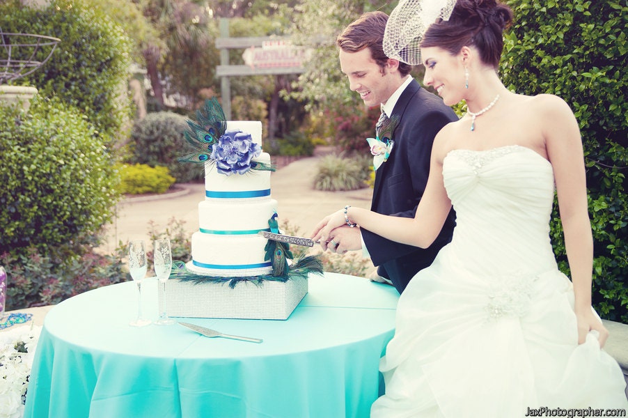 Peacock Wedding Cake Server and Knife, Personalized Table Settings for Wedding Cake