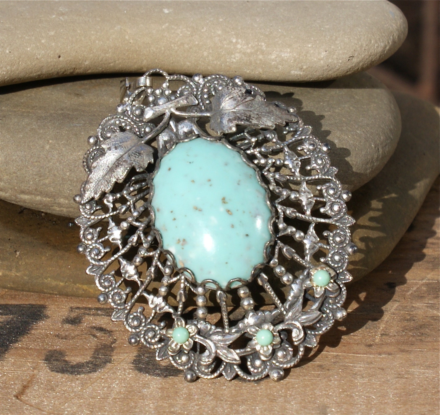 Vintage Pendant . Silver Filigree . Turquoise .