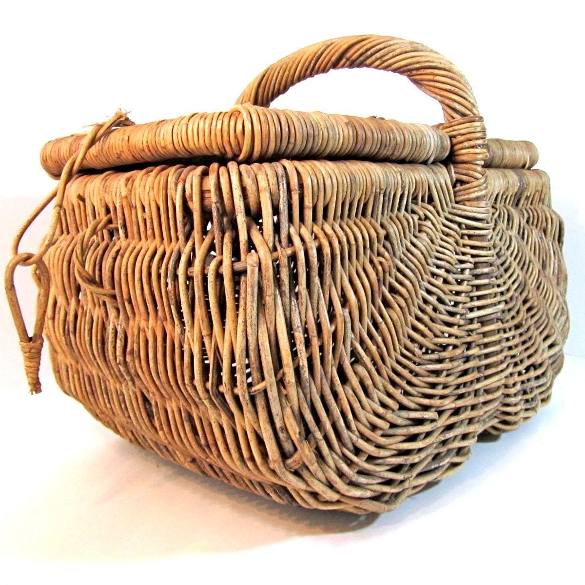 Items similar to Vintage old fishing basket on Etsy