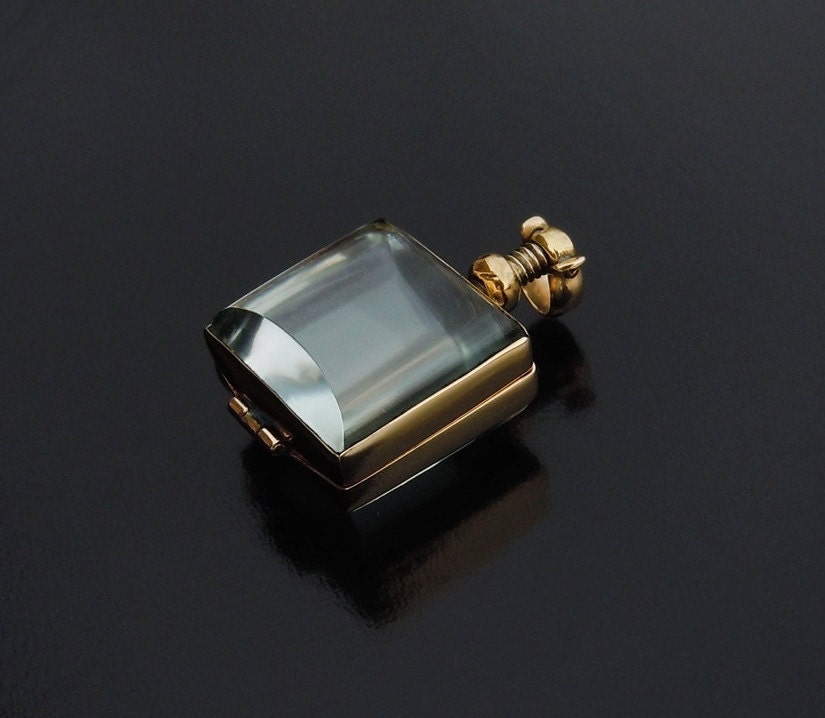 Glass Locket for Treasures and Memories in Square Style Wrapped in  gold