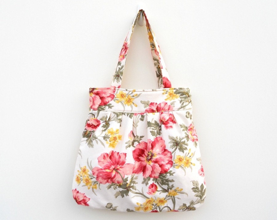 Floral Pleated Purse - Pink on Ivory Shoulder Bag
