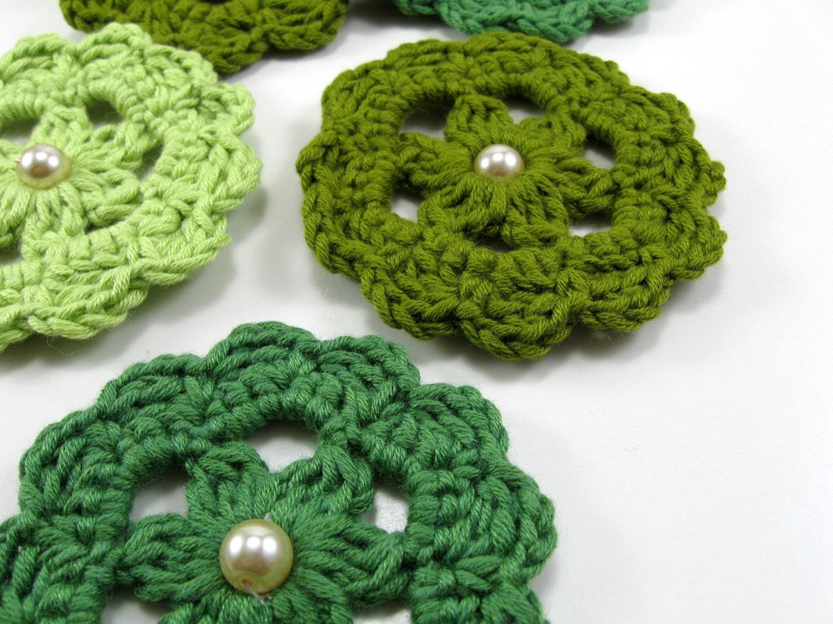 Crochet Applique Flowers in Green Shades Set 1\/1 ...OOAK...