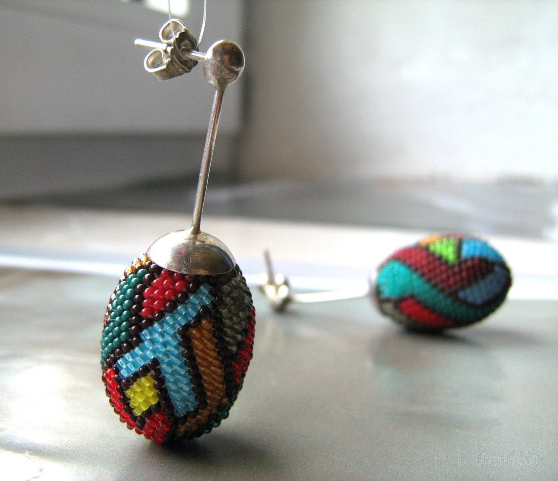 beaded earrings multicolor olive shaped by DONAULUFT