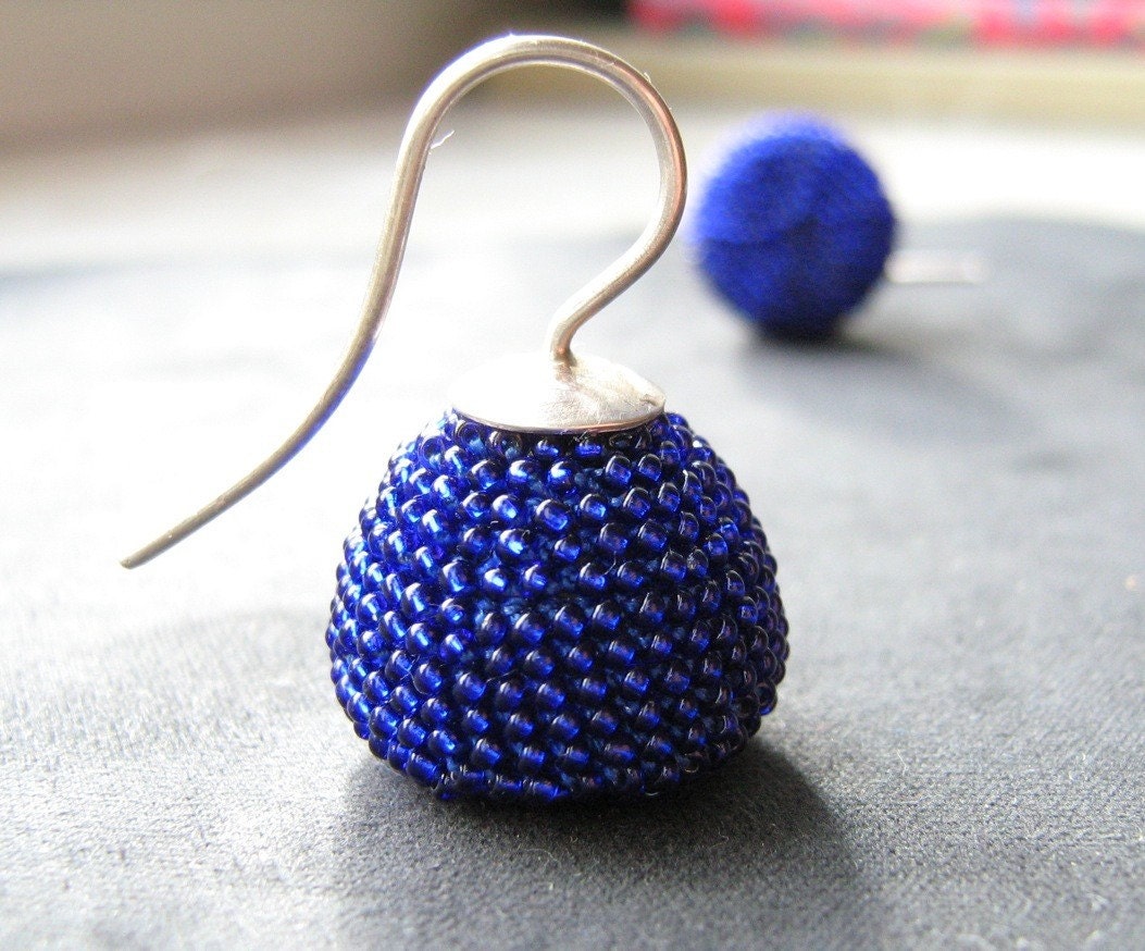 dark-blue praline
