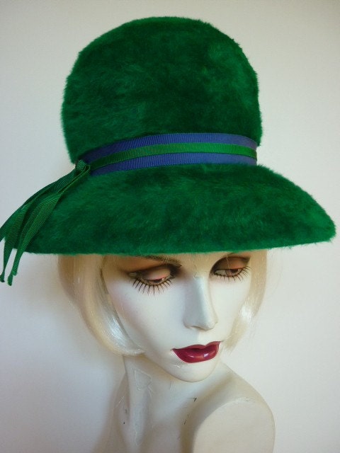 Vtg 1960s Furry MOD Tall Hat  Emerald Green