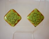 VTG 50s Chartreuse Ceramic Earrings hand painted screw backs