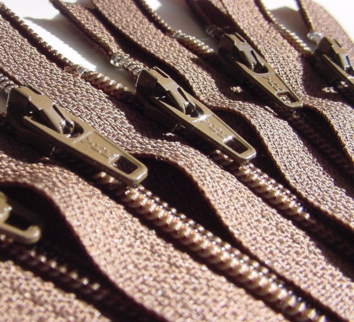 Wholesale Twenty-five Chocolate Brown 8 Inch Zippers YKK Color 009