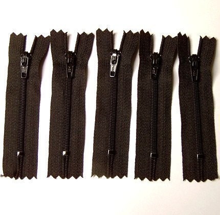 SALE Twenty-five 4 Inch YKK Zippers Color 580 BLACK