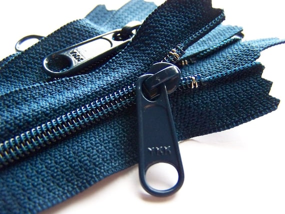 Zippers: 18 Inch Ykk Purse Zippers with a Long Handbag Pull- Color 919 Navy Blue- 5 Zippers