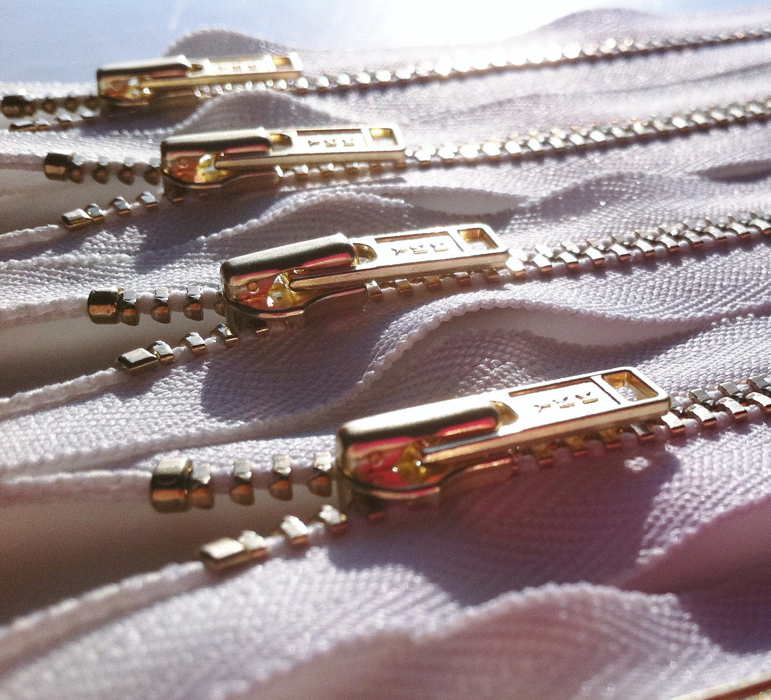 Brass Zippers- 8 inch closed bottom ykk metal teeth zips- (5) pieces - White 501