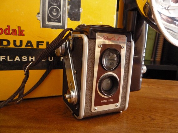 Vintage Kodak Duaflex IV Flash Outfit Camera in by cindydorfsmith