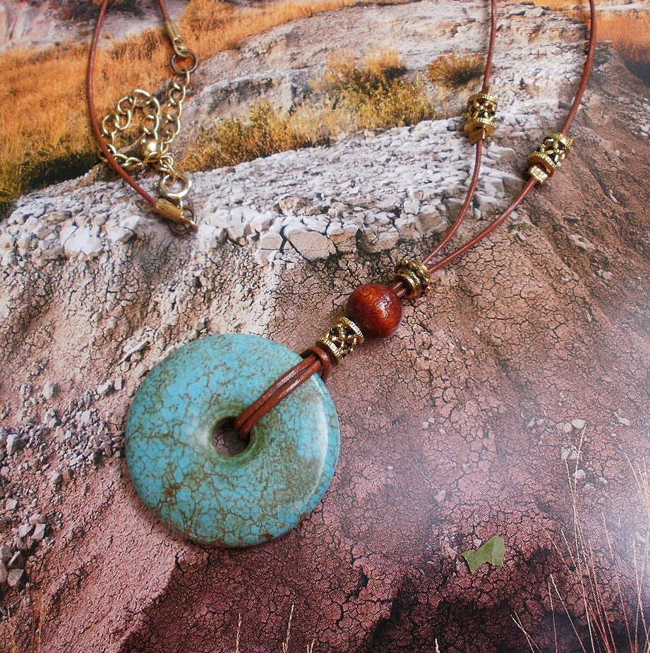 Magnesite and Antique Gold Pendant