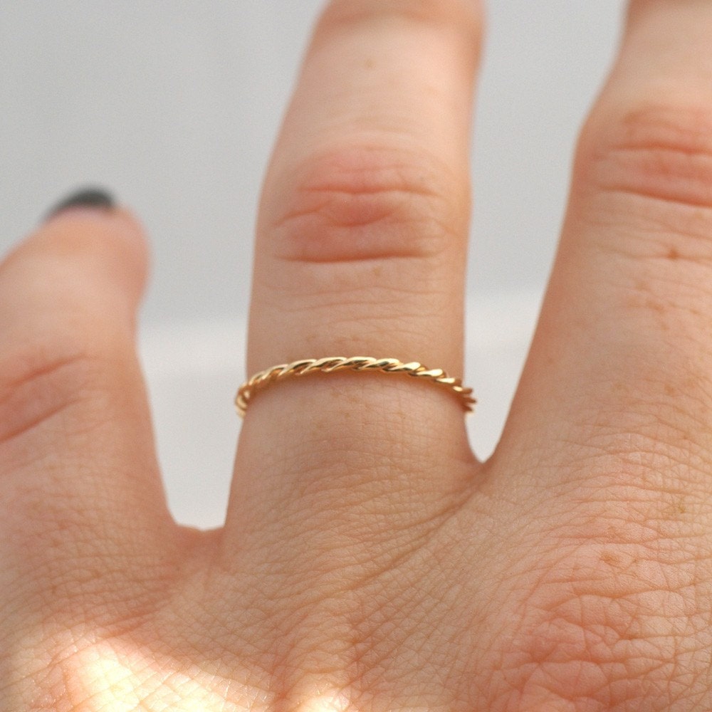 twist yellow gold ring