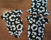 Set of 30 Baby shower onesie napkins or banner decoration in black and white cheetah pattern Il_170x135