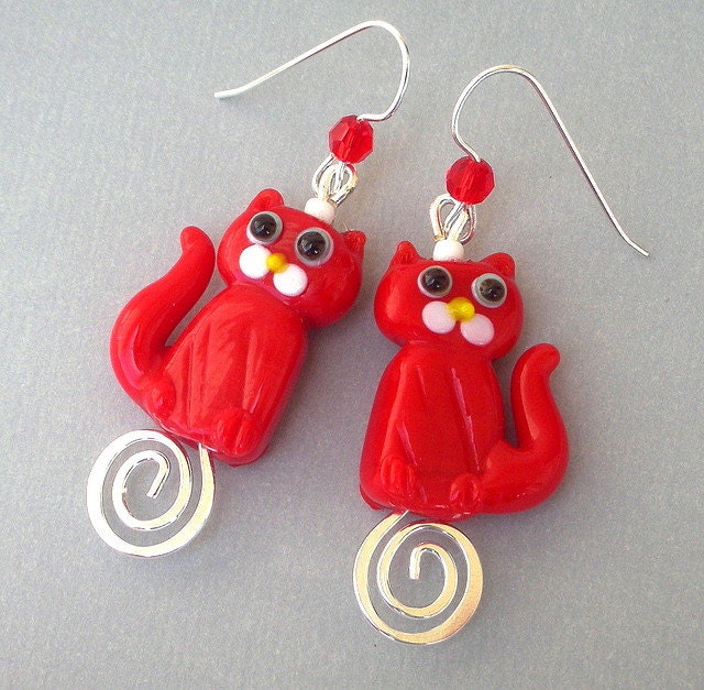 Red cat earrings, lampwork glass on silver swirls - Mindielee Red cat earrings, lampwork glass on silver swirls - Mindielee