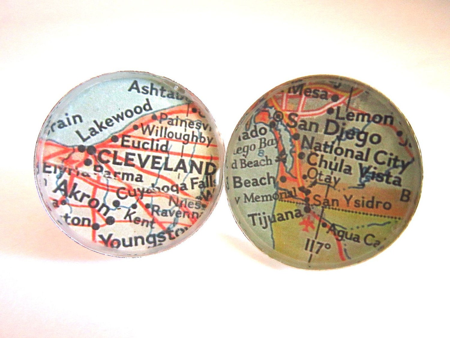 Custom Vintage Map Cufflinks.  Perfect for your Best Man.