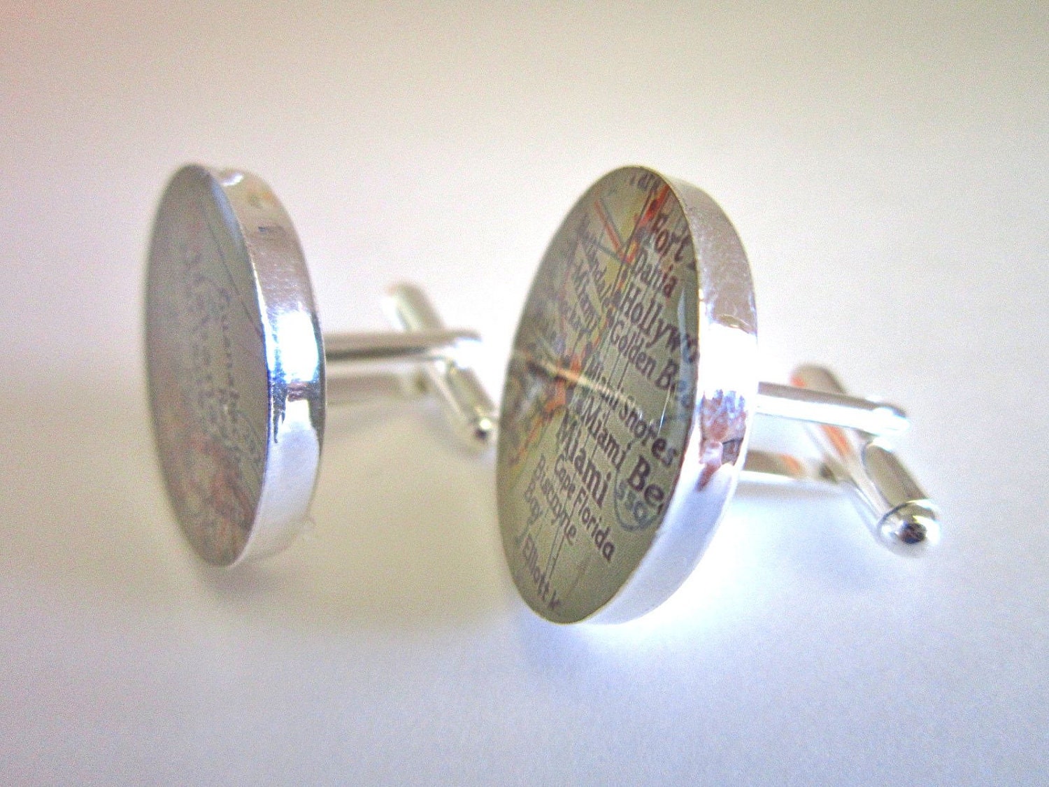 Custom Vintage Map Cufflinks.  Perfect for your Best Man.