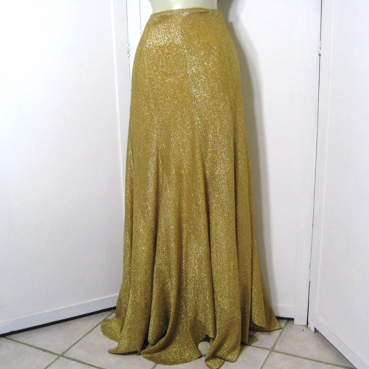 70s Skirt Lame Metallic Gold Bias Cut Gores Swirl Maxi Scalloped Hem Tone on Tone Disco Vintage Beverly Paige Waist 26