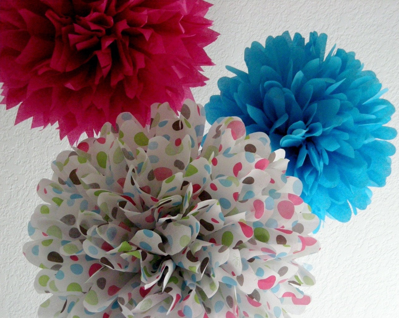 Jane's Party ... 3 tissue paper poms // polka dots // birthday party decoration // kid party // pink // turquoise Il_170x135