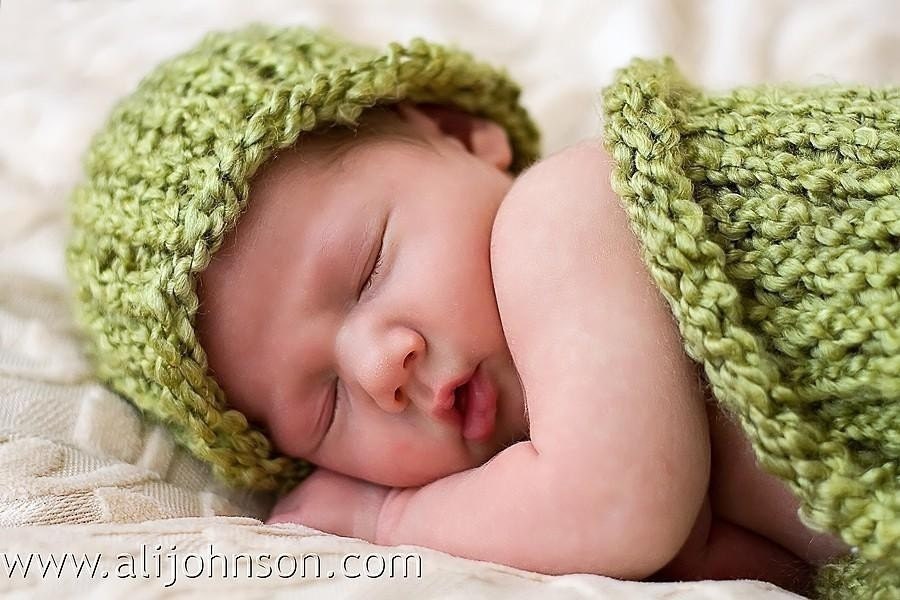 Green Apple-Newborn Beanie Hat/ Photography Prop